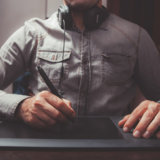 tabs_page_men_with_tablet (Demo)